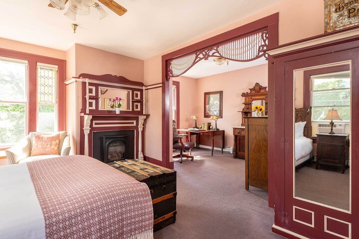 Room 17 of 40