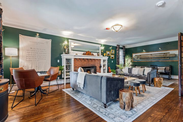 The Aurora Inn & Cottages