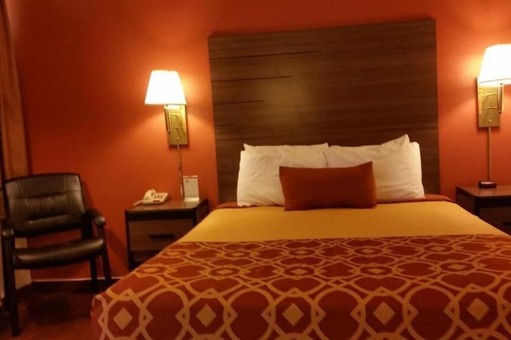 Room 8 of 39