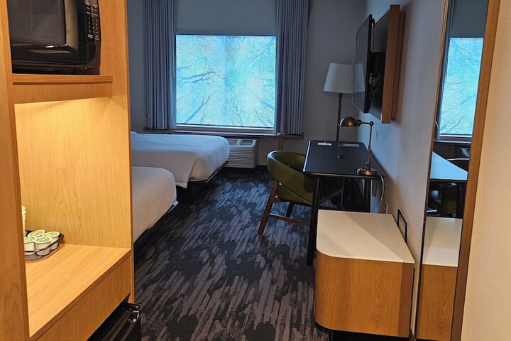 Room 21 of 39