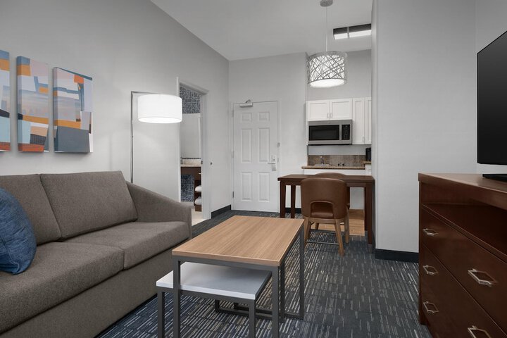Homewood Suites by Hilton Newark-Cranford
