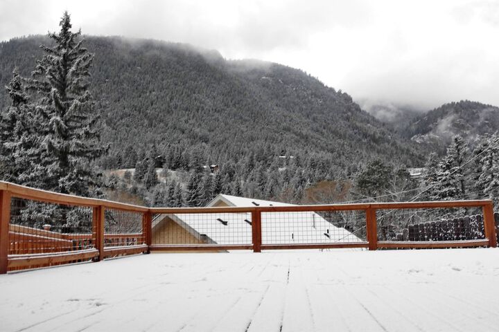 The Green Mountain Falls Lodge
