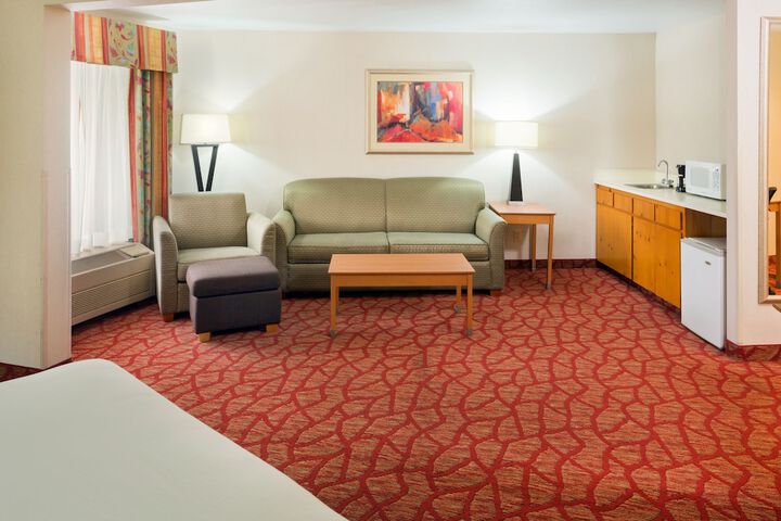 Room 28 of 46