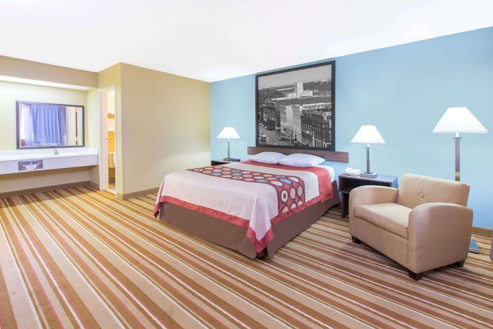 Room 8 of 21