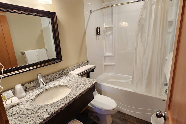Aspen Village Inn