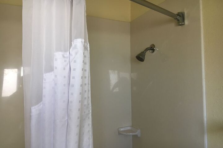 Room 25 of 42