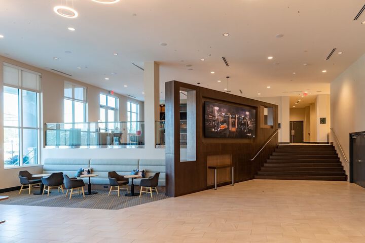 Business Center 63 of 65