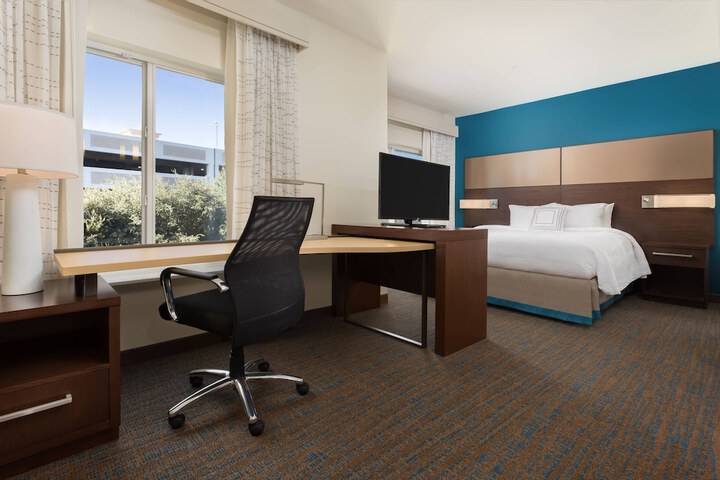 Room 17 of 30