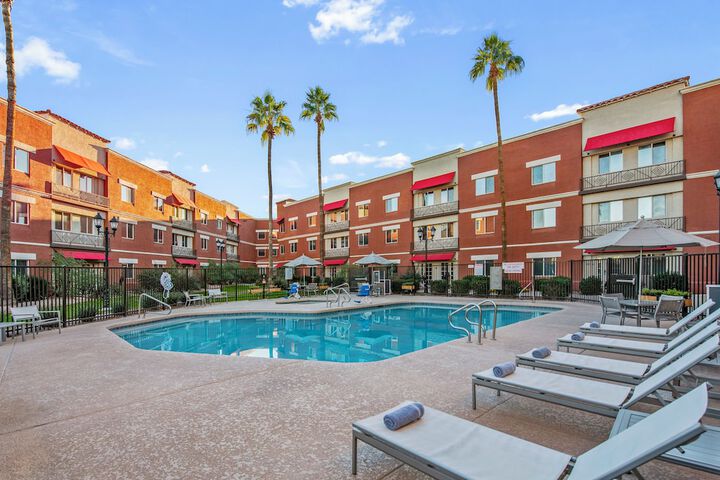 Hyatt Place Phoenix / Chandler-Fashion Center