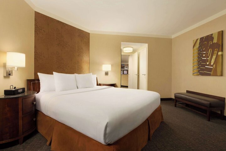 Room 35 of 103