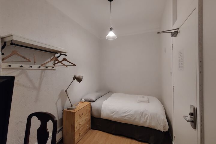 Room 15 of 30