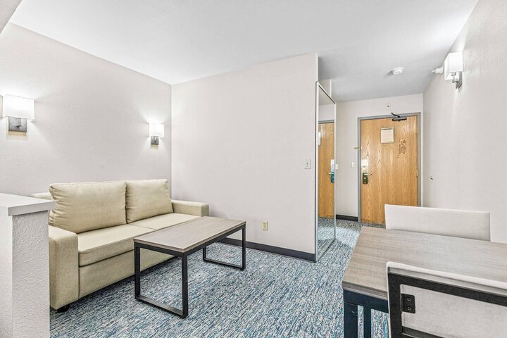 Quality Inn & Suites on the River