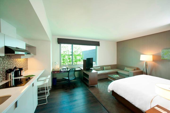 Room 11 of 22