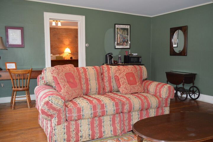 Canal Side Inn