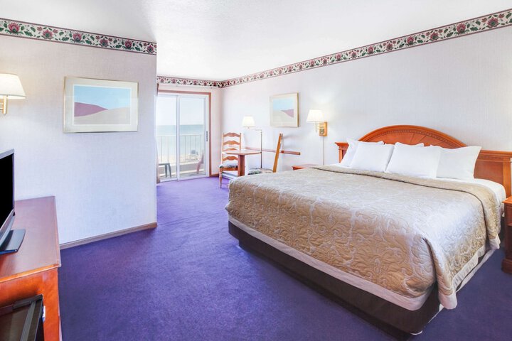 Room 10 of 23