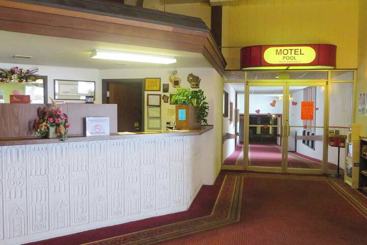 Voyageur Inn and Conference Center