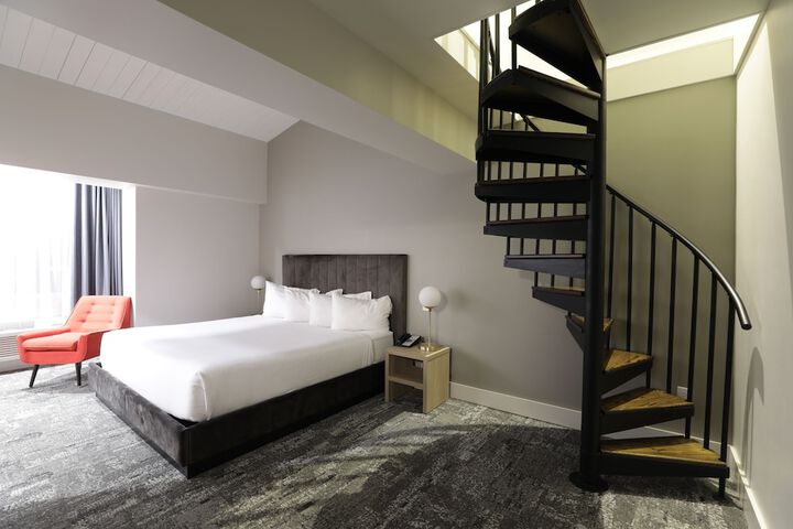 Room 46 of 87