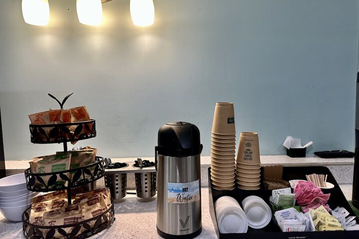 Breakfast/Coffee Service 46 of 88