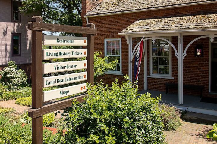 Country Squire Inn & Suites