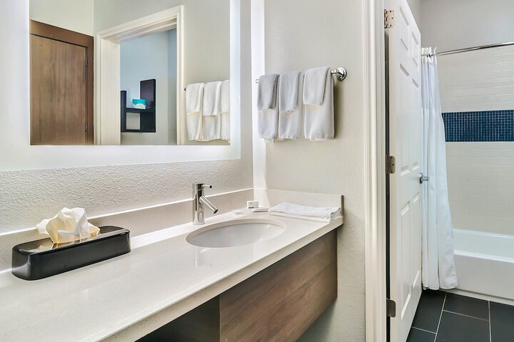 Staybridge Suites University Area by IHG