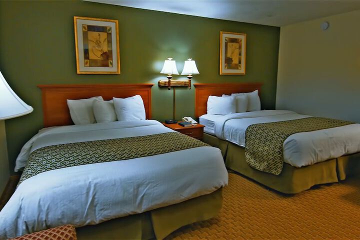 Room 10 of 34