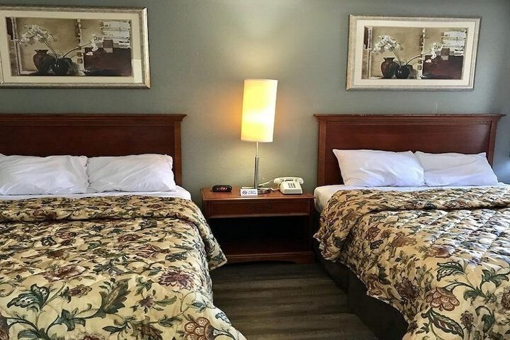 Room 9 of 14