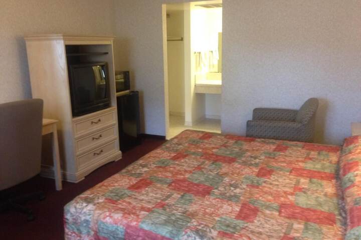 Room 18 of 33