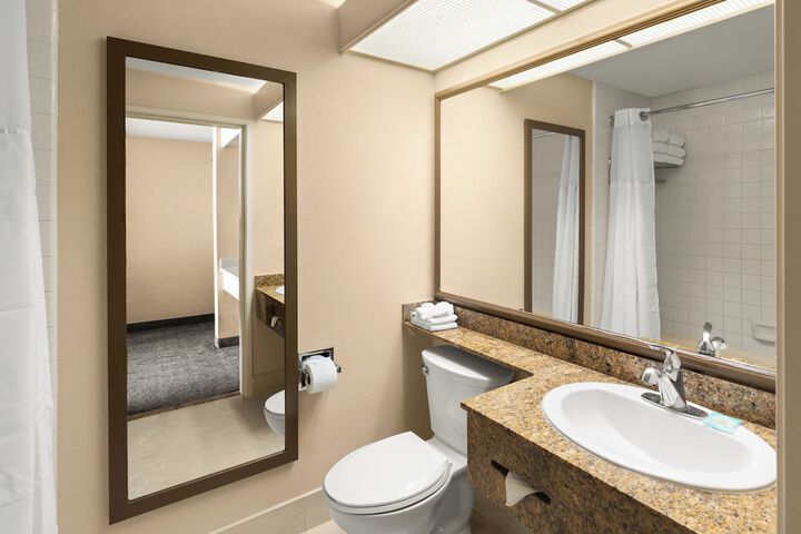 Room 12 of 26