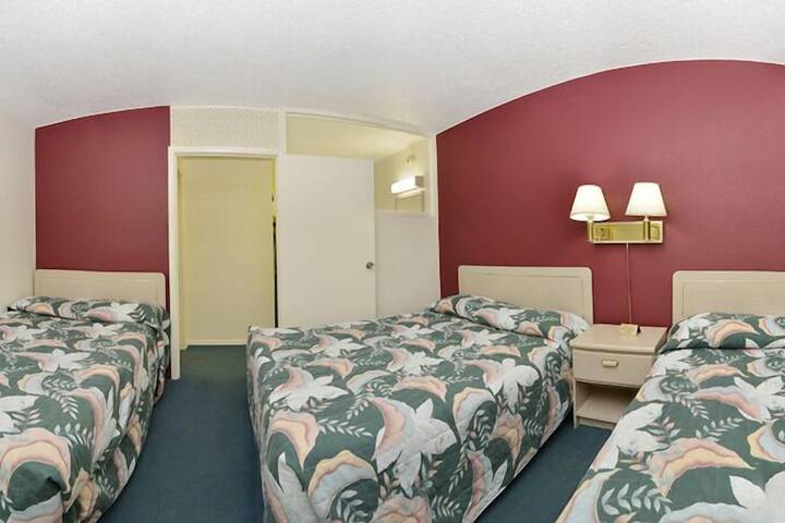 Room 27 of 39