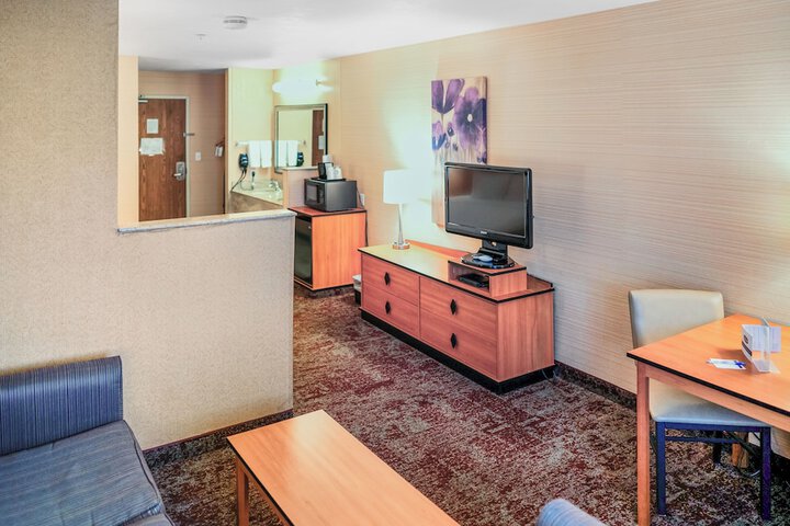 Crystal Inn Hotel & Suites Midvalley