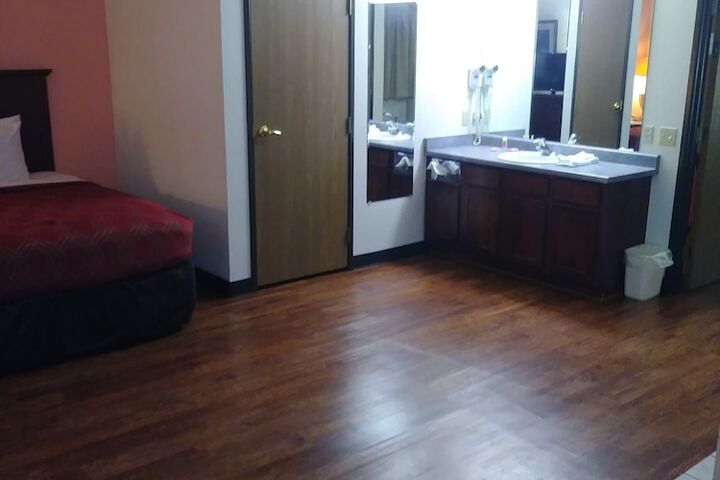 Room 61 of 100
