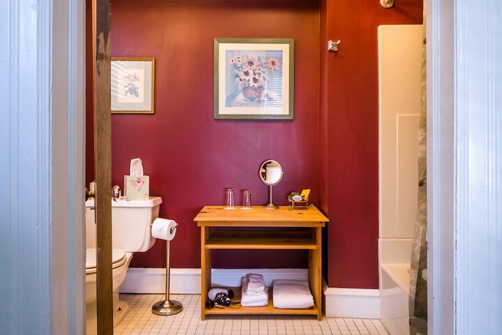 Carisbrooke Inn