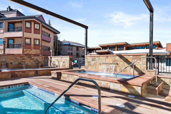 Hotel 6 of 40