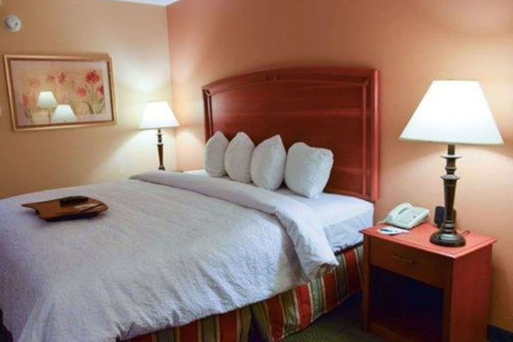 Room 4 of 12