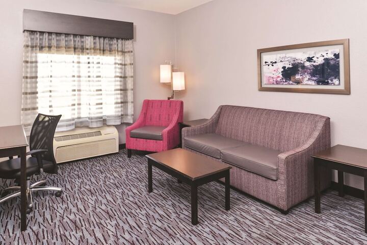 Room 15 of 36