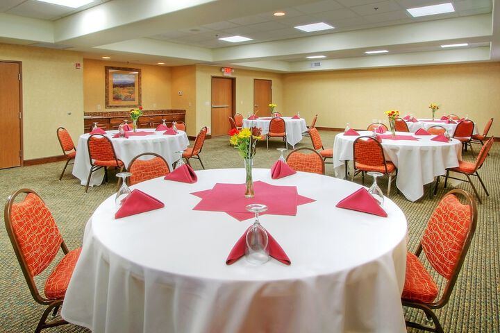 Ballroom/Hall 29 of 30