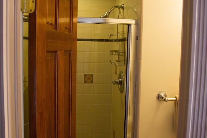 Room 190 of 223
