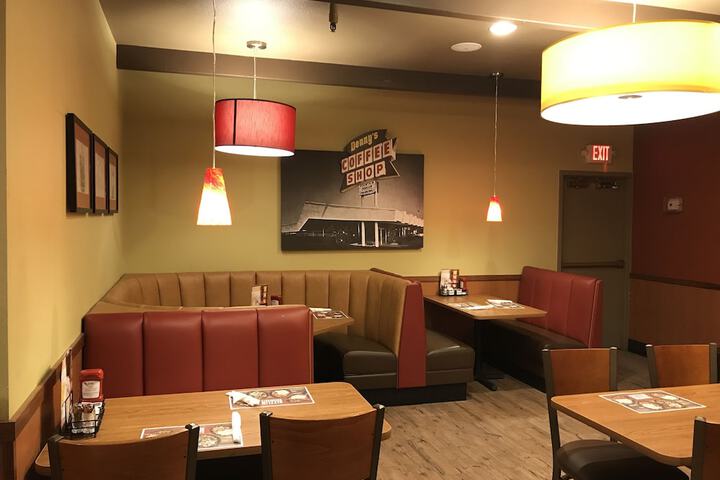 Dining 45 of 58