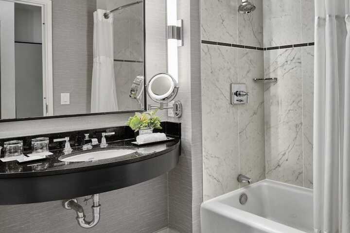 Loews Philadelphia Hotel
