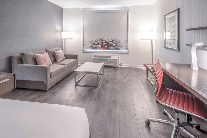 Room 8 of 42