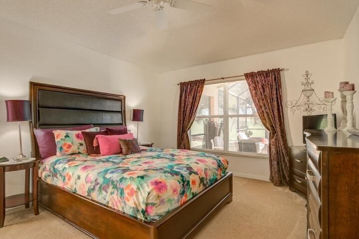 Private Pool in Gated Resort! 4 Bedroom Home by RedAwning