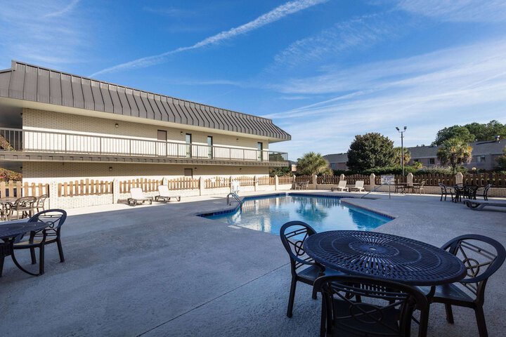 Pool 16 of 48