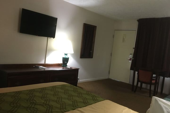 Room 32 of 39