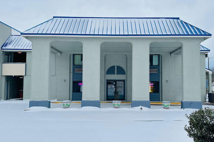 Rodeway Inn & Suites Plymouth Hwy 64