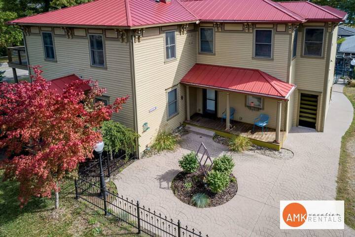 Lake Life Getaway - Condo Near Downtown