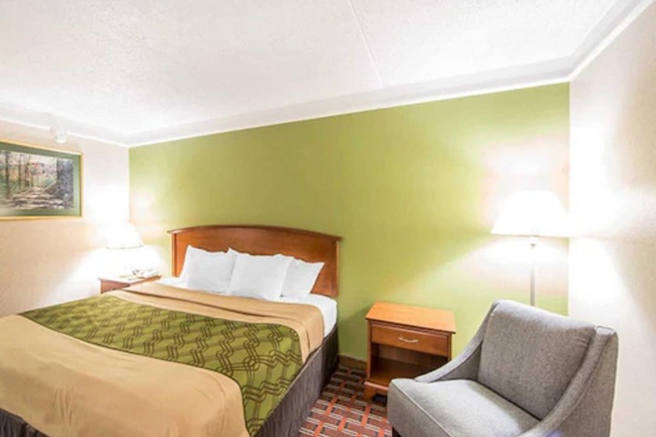 Room 6 of 20