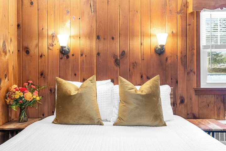 Phoenicia Lodge