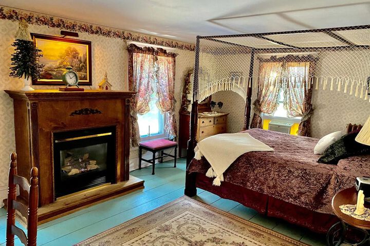 Room 12 of 37