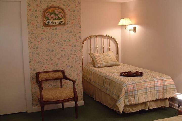 Room 30 of 74