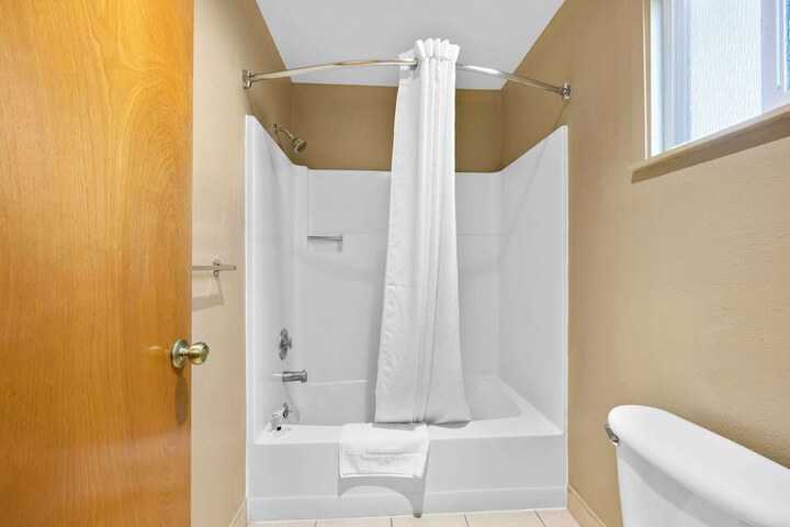 Super 8 by Wyndham Crescent City